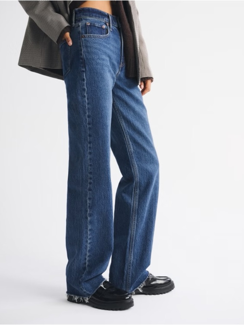 Abercrombie and Fitch 90s relaxed Frey hem Jean